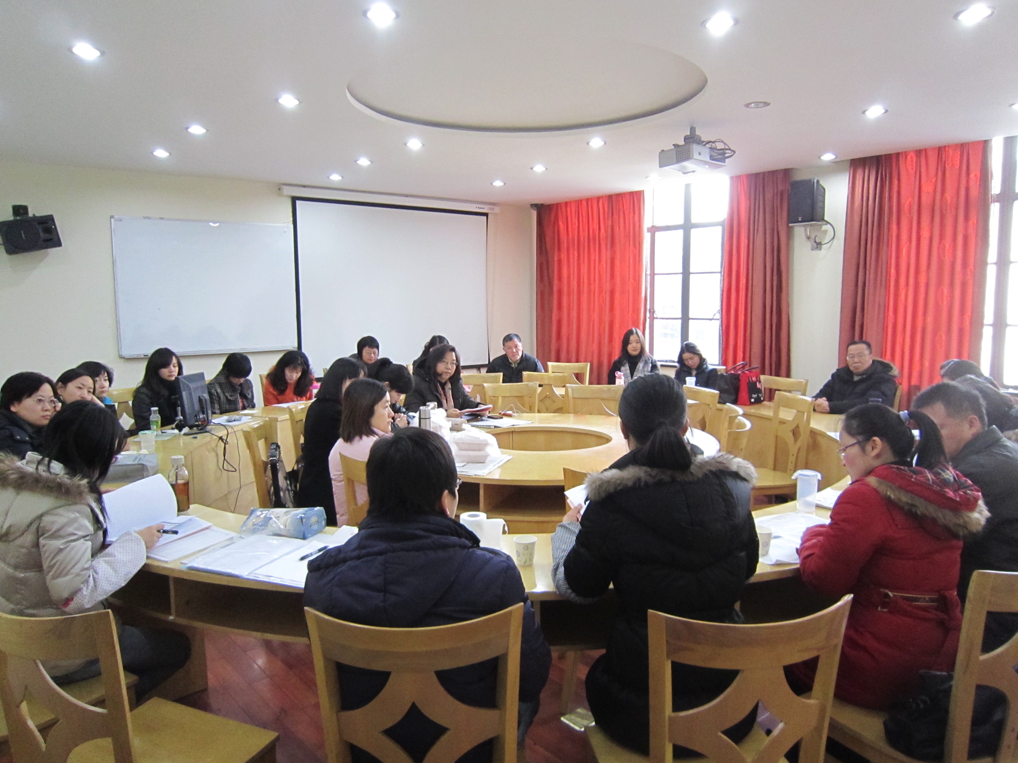 yl23455永利官网班导师一同探讨工作